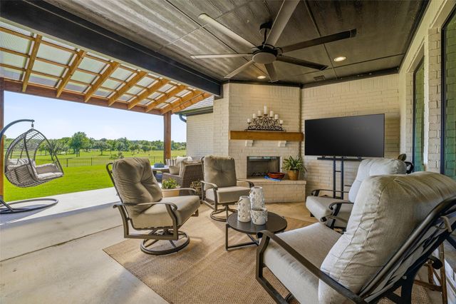1349 Crown Valley Drive, Weatherford, TX 76087