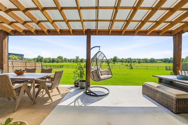 1349 Crown Valley Drive, Weatherford, TX 76087