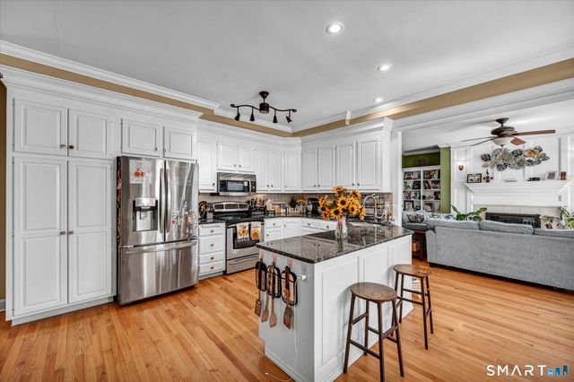 64 Charolais Way, Burlington, CT 06013