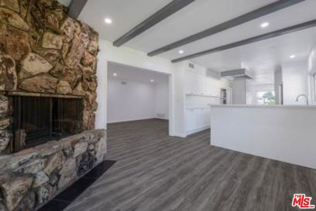 6723 Bianca Avenue, Lake Balboa, CA 91406