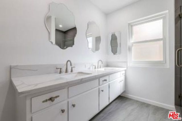 6723 Bianca Avenue, Lake Balboa, CA 91406