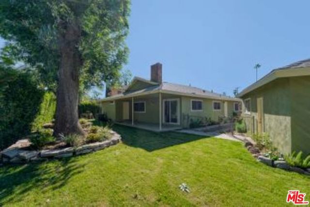 6723 Bianca Avenue, Lake Balboa, CA 91406