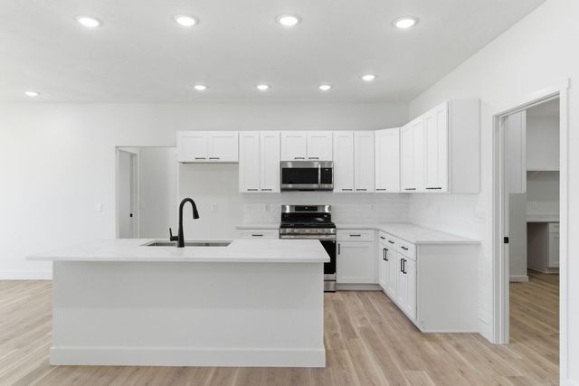 148 E Kelce Lane, Republic, MO 65738