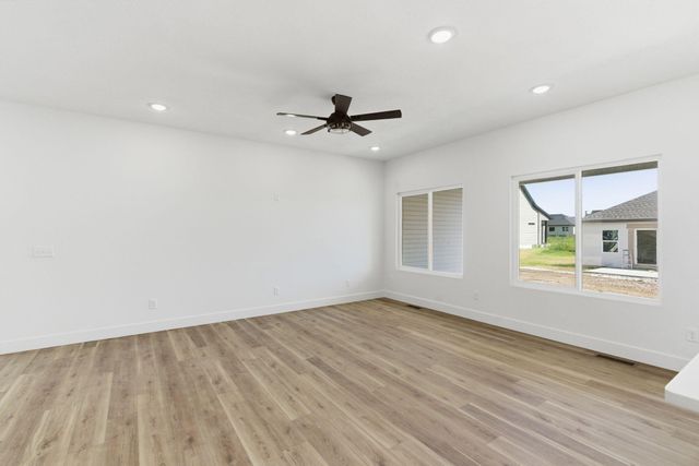 148 E Kelce Lane, Republic, MO 65738