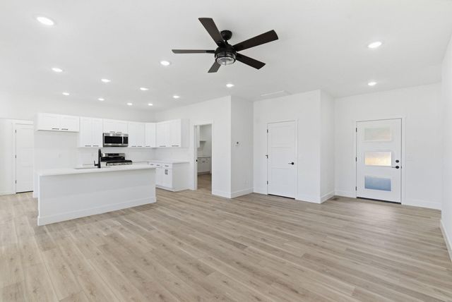 148 E Kelce Lane, Republic, MO 65738