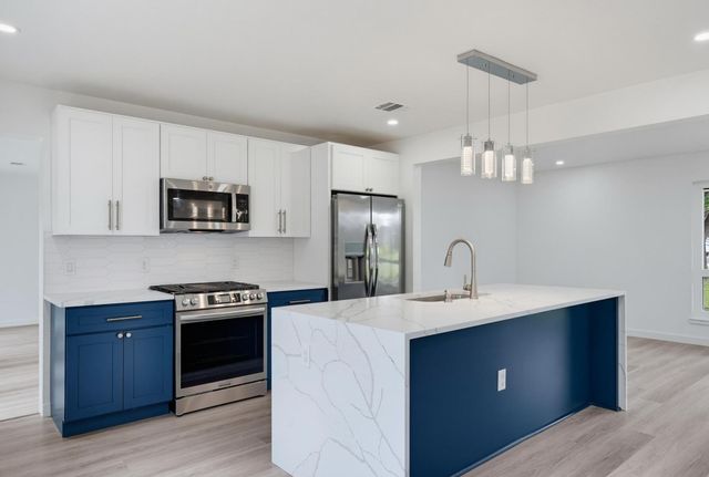 12607 Gaslite Circle, Farmers Branch, TX 75234