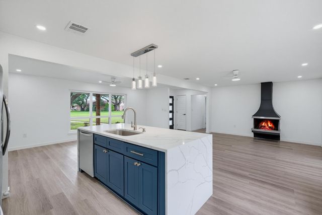 12607 Gaslite Circle, Farmers Branch, TX 75234