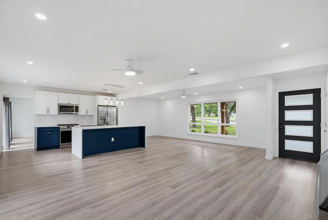12607 Gaslite Circle, Farmers Branch, TX 75234