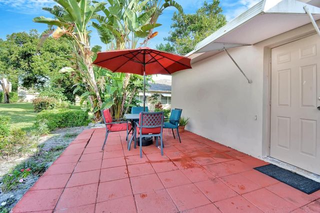 1232 Club Drive W D, Delray Beach, FL 33445