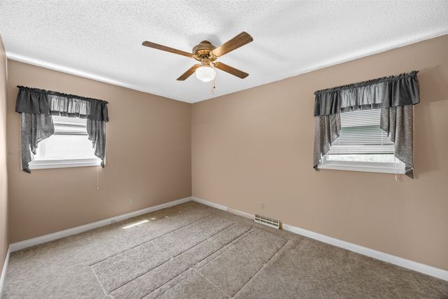 1310 G Avenue, Marion, IA 52302