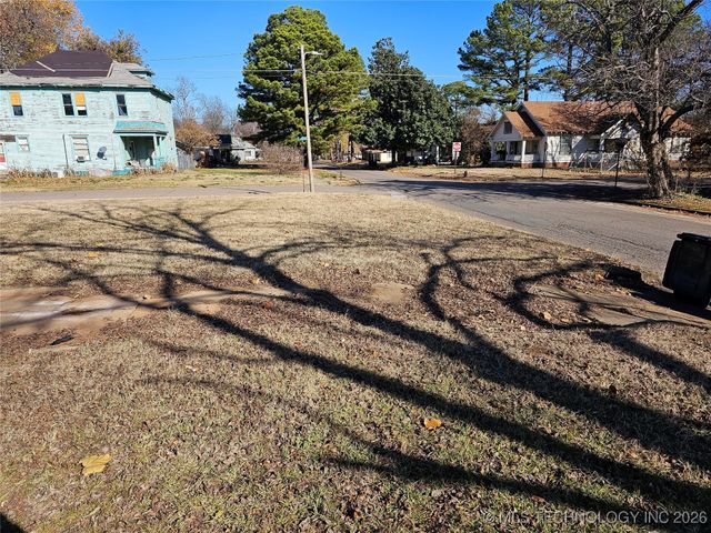 521 N 6th, Durant, OK 74701