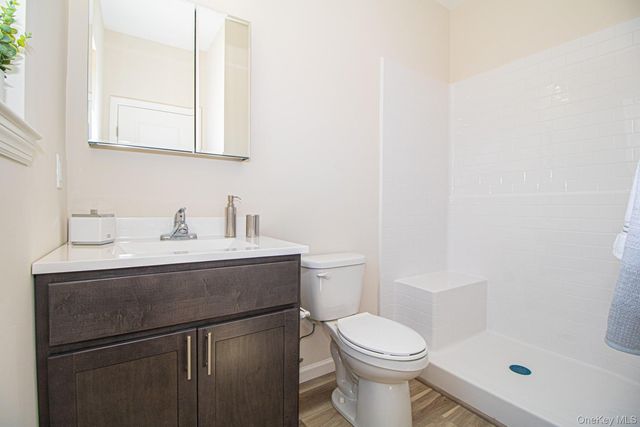 309 Ashley Court Avenue, North Babylon, NY 11703