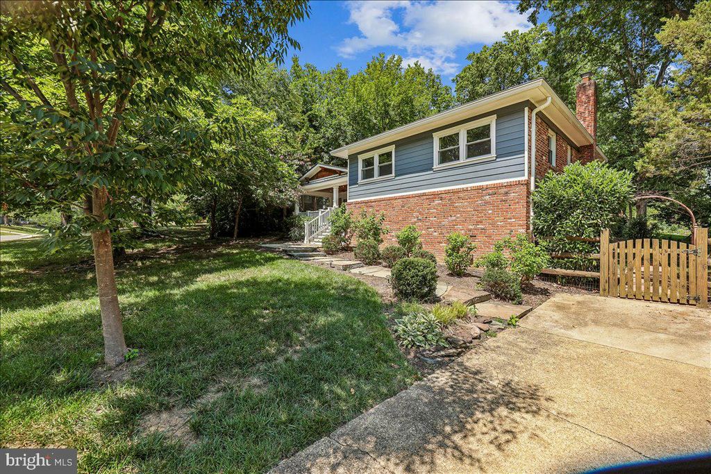 8109 BAINBRIDGE ROAD, Alexandria, VA 22308