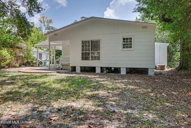 341 East Drive, Biloxi, MS 39531