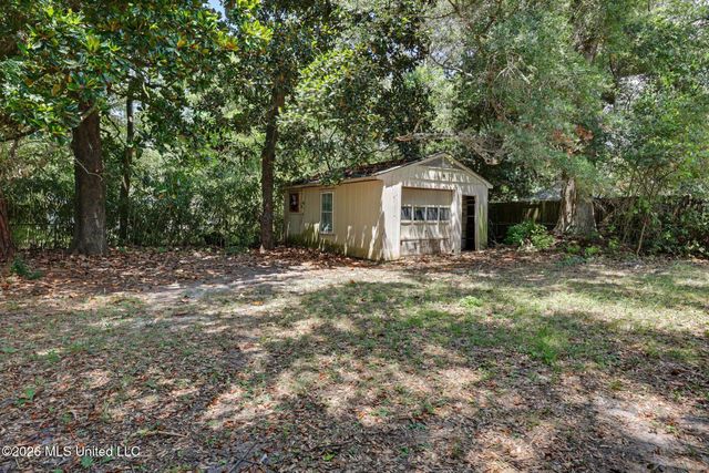341 East Drive, Biloxi, MS 39531