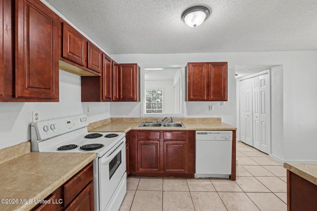341 East Drive, Biloxi, MS 39531