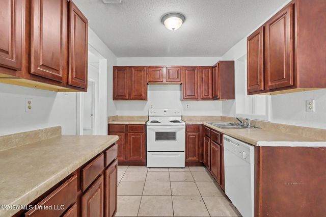 341 East Drive, Biloxi, MS 39531