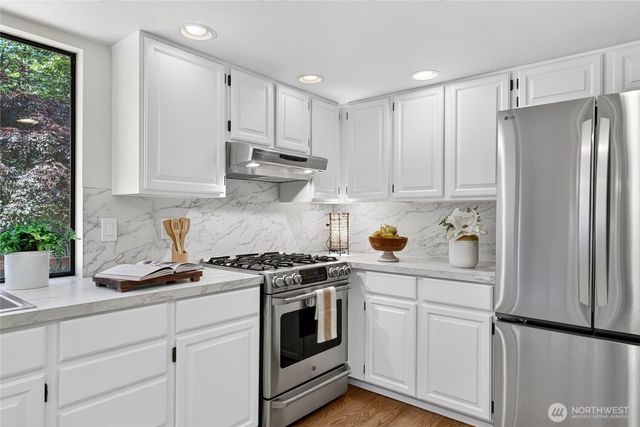 5927 135th Place SE, Bellevue, WA 98006