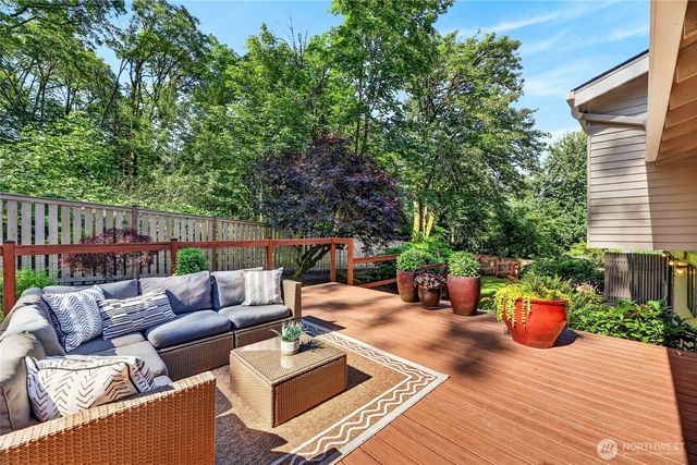 5927 135th Place SE, Bellevue, WA 98006