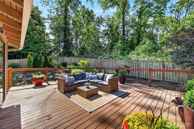5927 135th Place SE, Bellevue, WA 98006