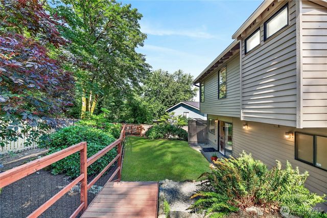 5927 135th Place SE, Bellevue, WA 98006