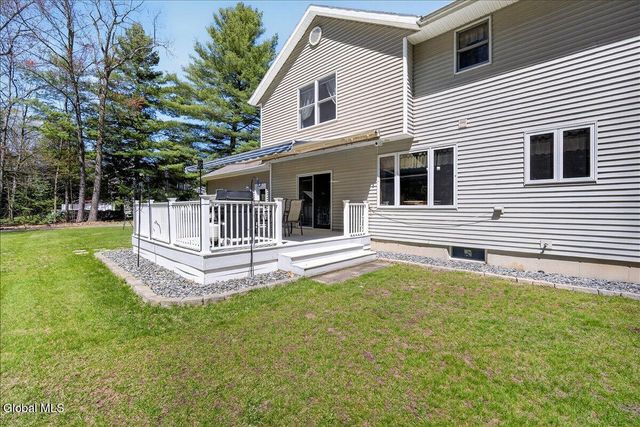 16 Muriel Lane, Schaghticoke, NY 12154