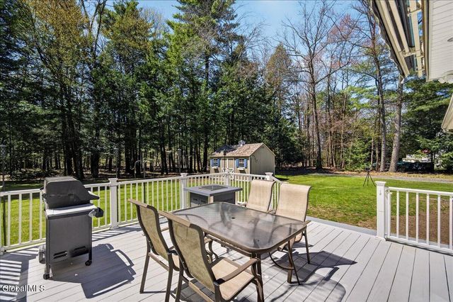 16 Muriel Lane, Schaghticoke, NY 12154