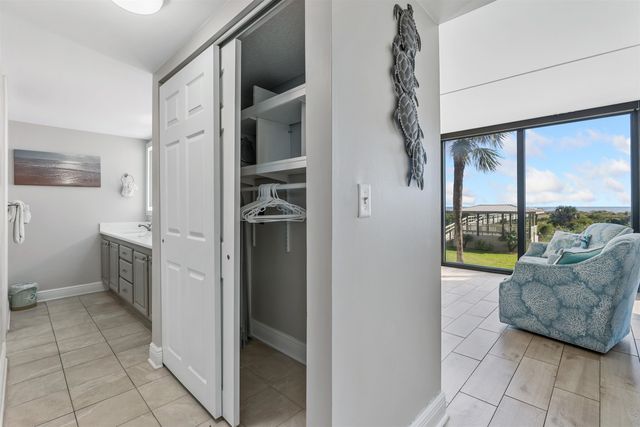 2 Dondanville Rd 207, St Augustine, FL 32080