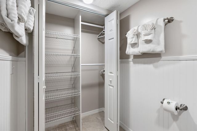 2 Dondanville Rd 207, St Augustine, FL 32080