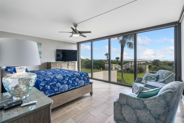 2 Dondanville Rd 207, St Augustine, FL 32080