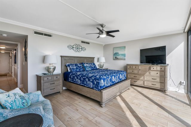 2 Dondanville Rd 207, St Augustine, FL 32080