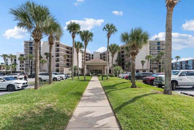 2 Dondanville Rd 207, St Augustine, FL 32080