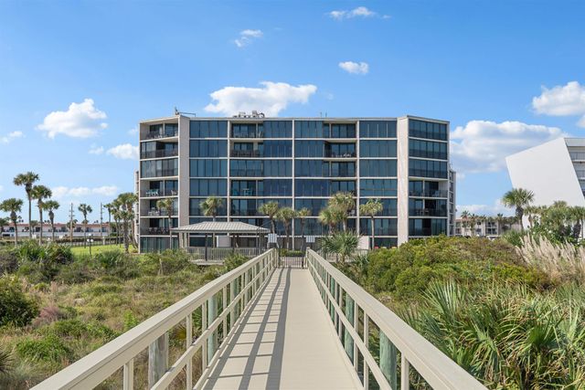 2 Dondanville Rd 207, St Augustine, FL 32080