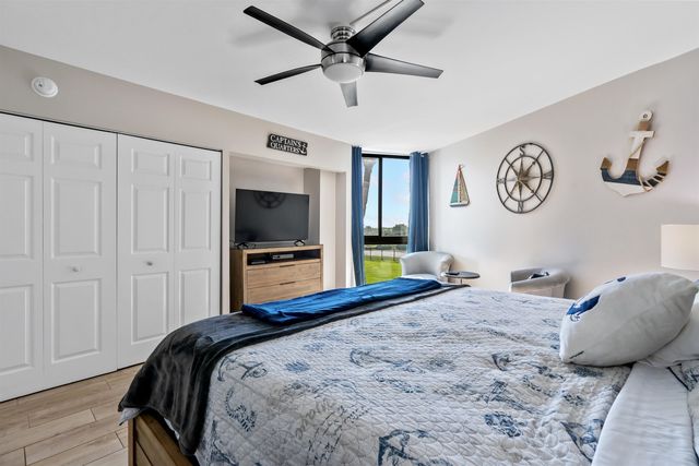 2 Dondanville Rd 207, St Augustine, FL 32080