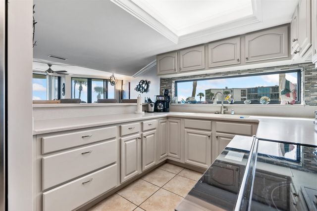 2 Dondanville Rd 207, St Augustine, FL 32080