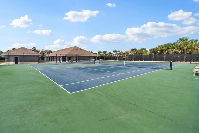 2 Dondanville Rd 207, St Augustine, FL 32080