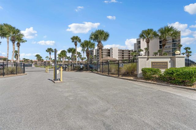 2 Dondanville Rd 207, St Augustine, FL 32080