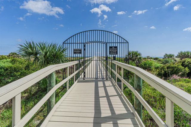 2 Dondanville Rd 207, St Augustine, FL 32080