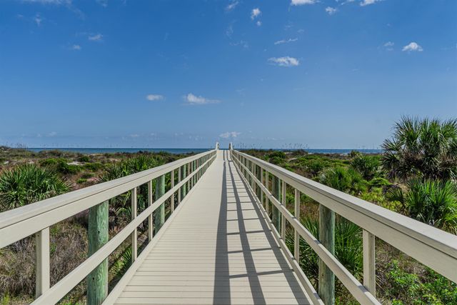 2 Dondanville Rd 207, St Augustine, FL 32080