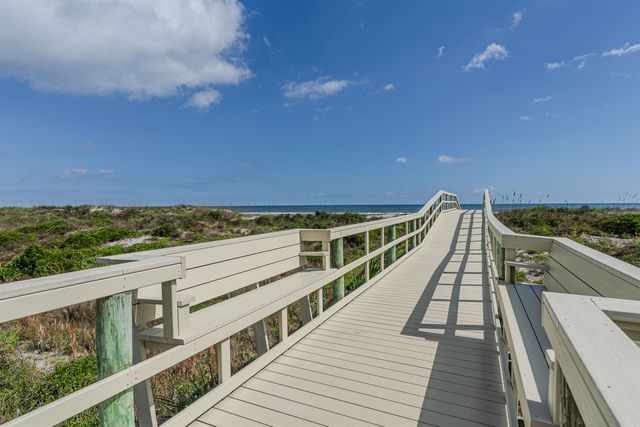 2 Dondanville Rd 207, St Augustine, FL 32080