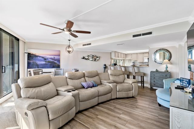 2 Dondanville Rd 207, St Augustine, FL 32080