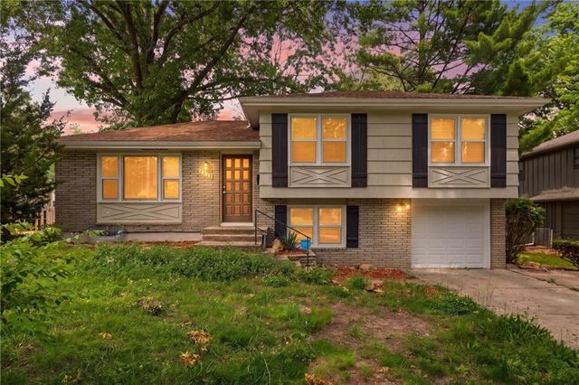 7910 E 93rd Terrace, Kansas City, MO 64138