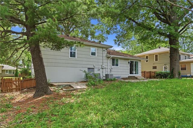 7910 E 93rd Terrace, Kansas City, MO 64138