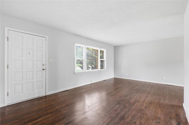 7910 E 93rd Terrace, Kansas City, MO 64138