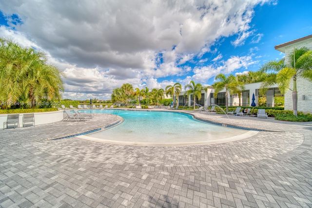 4147 Rosa Dr, Deerfield Beach, FL 33064