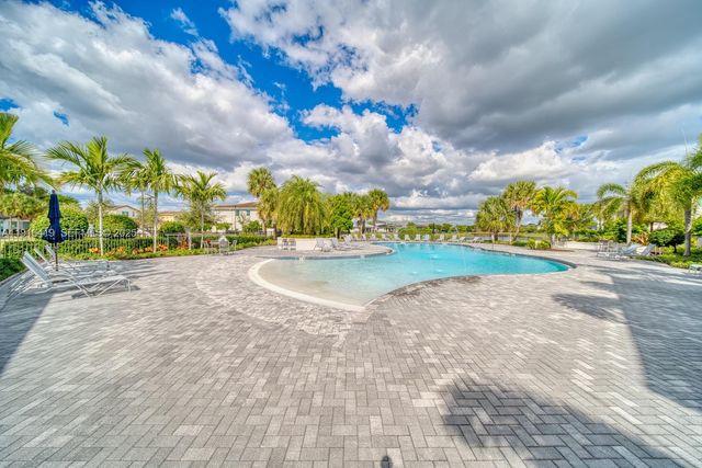 4147 Rosa Dr, Deerfield Beach, FL 33064