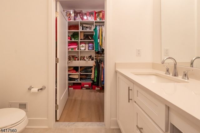 18 Flower Horn Blvd, Randolph Twp., NJ 07869