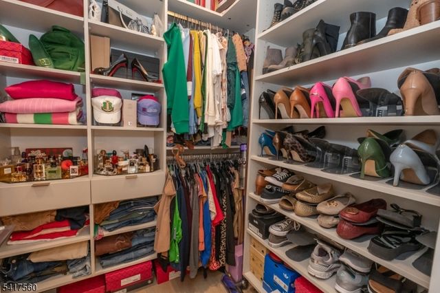 18 Flower Horn Blvd, Randolph Twp., NJ 07869