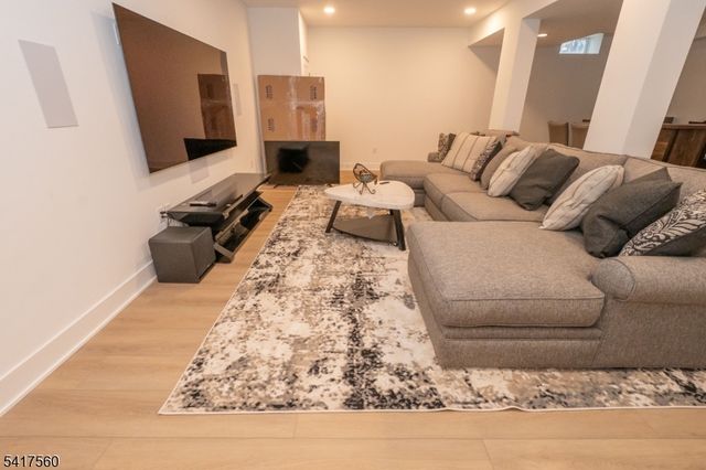 18 Flower Horn Blvd, Randolph Twp., NJ 07869