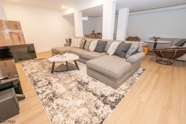 18 Flower Horn Blvd, Randolph Twp., NJ 07869